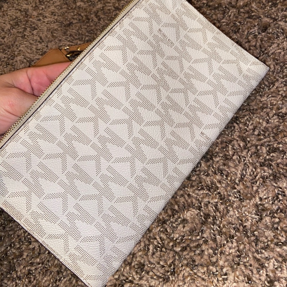 Michael Kors Logo Wrislet